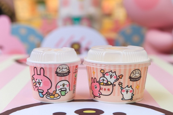 7-11卡娜赫拉聯名店前進高雄！限定款變換表情的杯套必收，還有P助＆兔兔陪你拍個夠