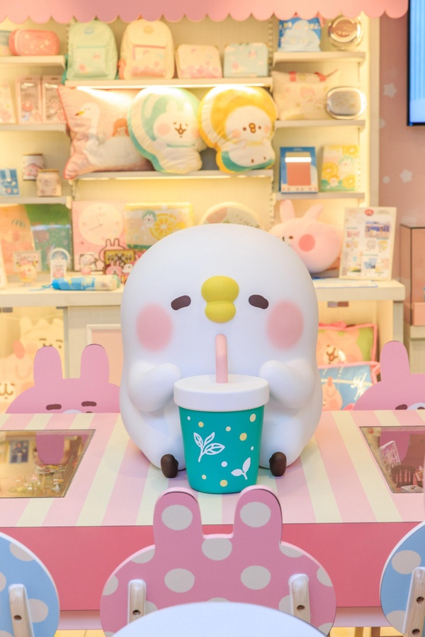 7-11卡娜赫拉聯名店前進高雄！限定款變換表情的杯套必收，還有P助＆兔兔陪你拍個夠