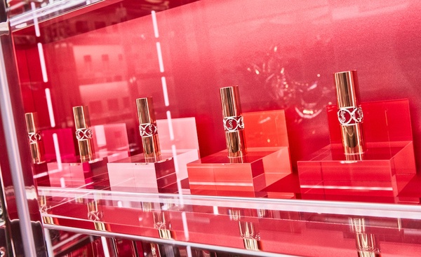 YSL星鑽蜜唇膏補貨到！亞洲第一座《YSL BEAUTY STATION》A11限時開幕！