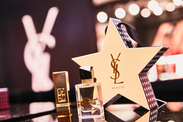 YSL星鑽蜜唇膏補貨到！亞洲第一座《YSL BEAUTY STATION》A11限時開幕！