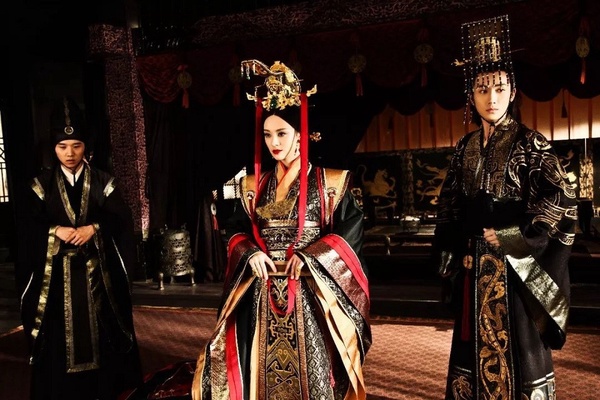 《大明風華》湯唯、張藝興演母子！陸劇9對不合理親子檔，趙麗穎、陳曉竟也演過母子