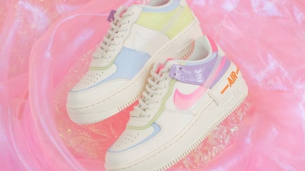 NIKE推2020年限定新色!粉嫩花色、紫粉漸層迎接春天,夢幻果凍勾勾+內增高細腿必收!