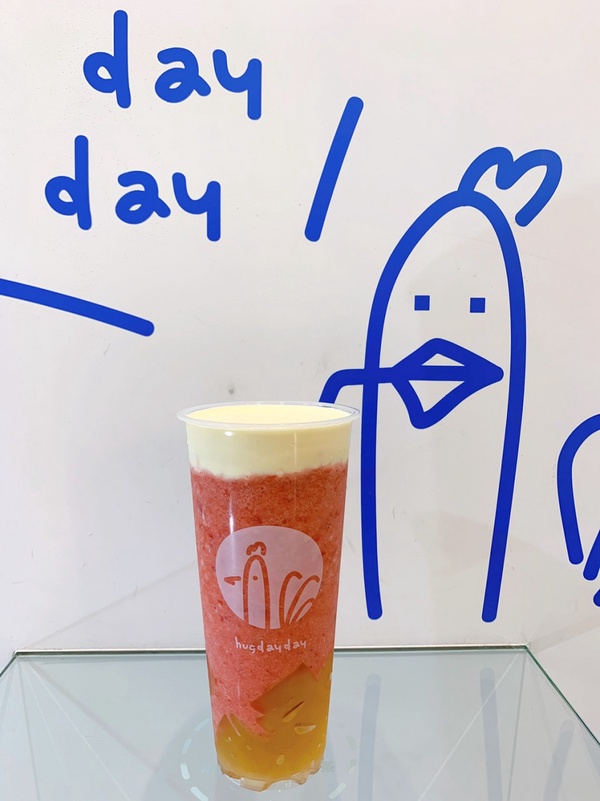 布蕾奶蓋烤出焦糖香！網美系飲品「Hugdayday 好爹爹」推烤布蕾焦糖奶茶，榮登必喝新品