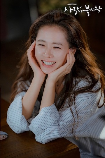 孫藝珍彩妝師親授《愛的迫降》 世理妝！底妝混色祕技妝感爆自然、北韓世理幾近素顏！