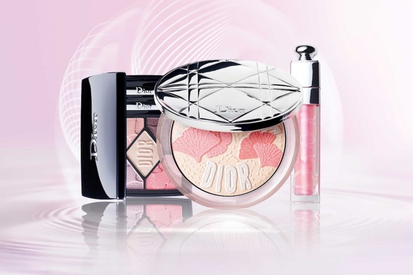 DIOR 銀杏眼影盤美爆！DIOR全新春季限量彩妝，珊瑚銀杏打亮盤、銀河唇蜜是戀愛微醺色