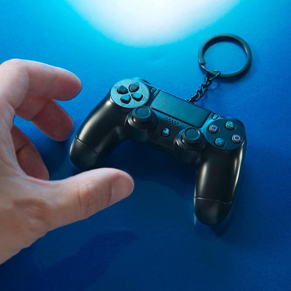 PlayStation宣布要把「DS4搖桿」變成悠遊卡了！天阿悠遊卡認真是太瘋狂了，真的是到處跨界聯名，重點是選擇的品牌還真的應有盡有。