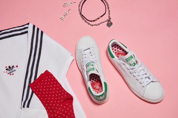 adidas推出情人節系列！STAN SMITH「愛心小白鞋」重出江湖，男女一起穿更浪漫！