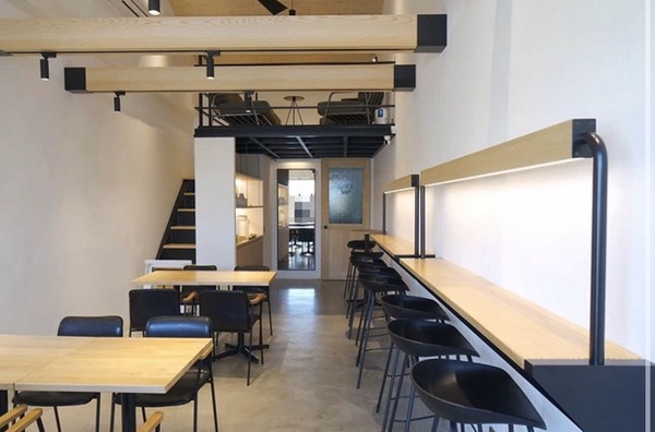 余文樂也來這裡喝咖啡！ABG Coffee老屋咖啡店開幕，可愛白色小屋超有魅力還看得到101
