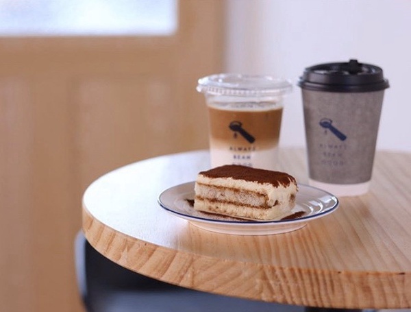 余文樂也來這裡喝咖啡！ABG Coffee老屋咖啡店開幕，可愛白色小屋超有魅力還看得到101
