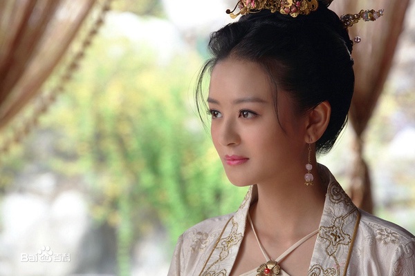 《如懿傳》10位后宮娘娘早期的古裝造型！周迅、張鈞甯好青澀，反派阿箬意外超美