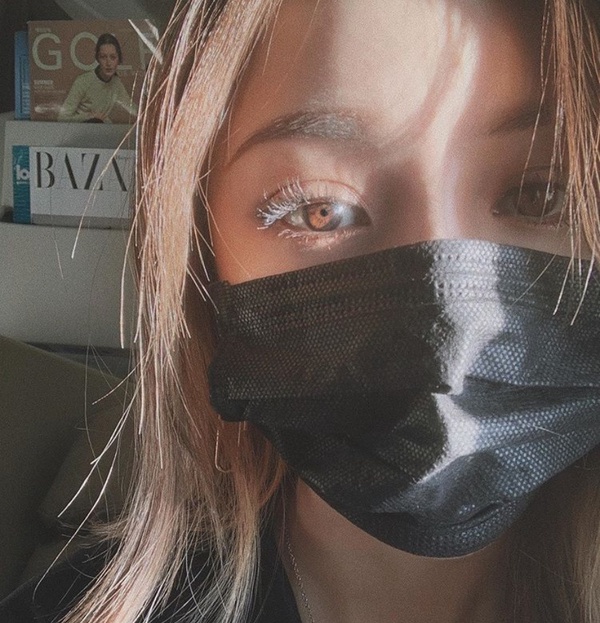 戴口罩常漏風，呼氣讓睫毛受潮頻骨折？化妝師3招改善，睫毛站挺開屏一整天！