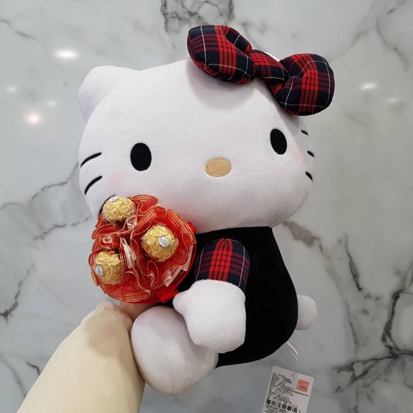7-11情人節限定商品！Kitty大頭後揹包＆2020年限定新款，每年情人節都要收一波