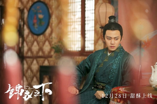 《錦衣之下》陸繹&今夏分手太虐！盤點劇中10套情侶古裝造型，兩人根本一直在偷偷示愛