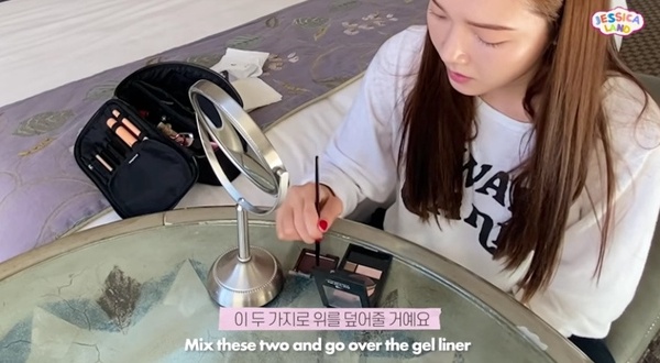 Jessica親授日常妝畫法！畫眉技巧連Krystal都想學，愛用品更都是開架！