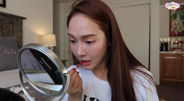 Jessica親授日常妝畫法！畫眉技巧連Krystal都想學，愛用品更都是開架！