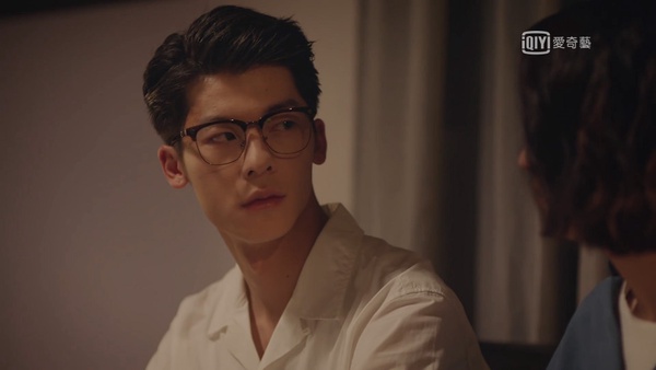 《想見你》柯佳嬿演活「討喜黃雨萱&討厭陳韻如」！4主演分飾多角，許光漢小表情都不同