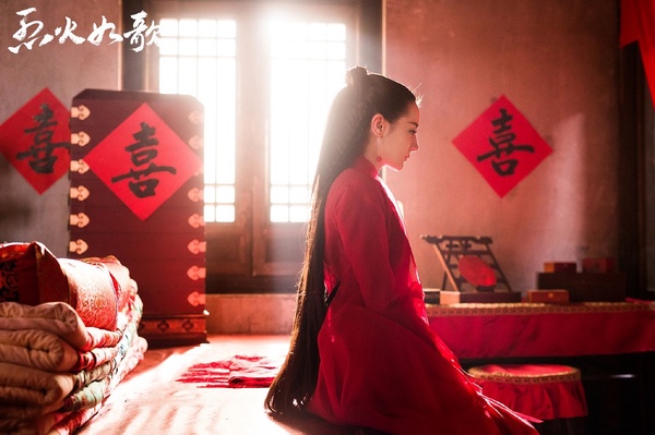 《枕上書》迪麗熱巴「最適合古裝紅衣女星」！熱巴12套古裝紅衣造型，甜美、嫵媚都好看