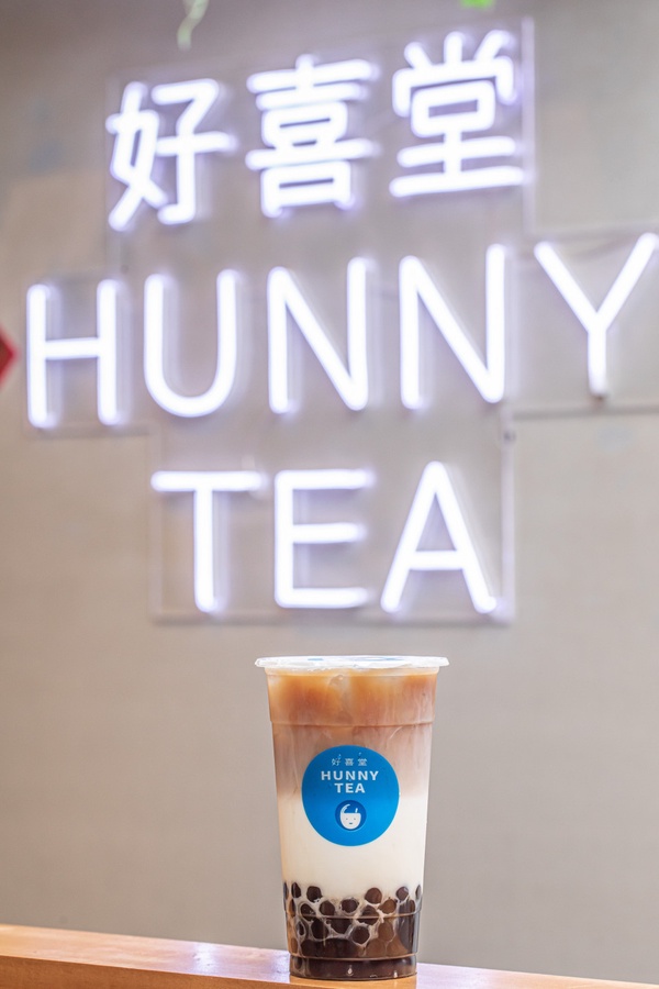 厚奶蓋加上10顆新鮮草莓！好喜堂Hunny Tea推「艾許奶蓋法式厚草莓」，期間限定開賣啦