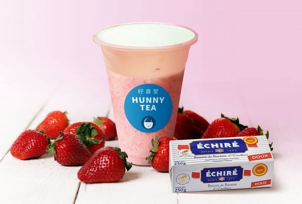 厚奶蓋加上10顆新鮮草莓！好喜堂Hunny Tea推「艾許奶蓋法式厚草莓」，期間限定開賣啦