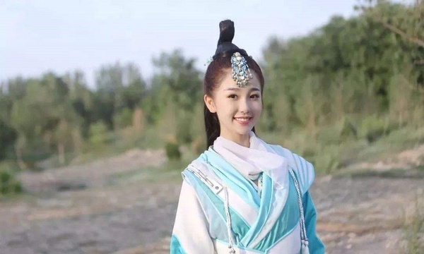 當《下一站是幸福》10演員集體穿古裝！宋老師竟然是《琅琊榜》宮羽，張雨劍古裝被吐槽