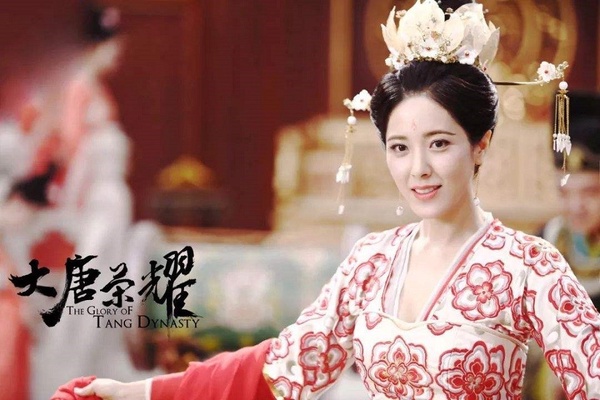 當《下一站是幸福》10演員集體穿古裝！宋老師竟然是《琅琊榜》宮羽，張雨劍古裝被吐槽