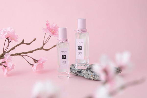 右滑圖片~看2020 Jo Malone 櫻花香水復刻美貌!