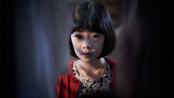 《陰櫥》奪韓票房冠軍！河正宇、金南佶聯手挑戰驚悚片，尋找消失在衣櫥裡的小女孩！