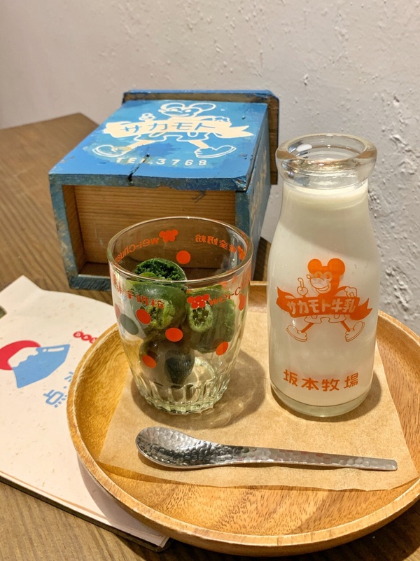 期間限定草莓三明治太美了！点氷室推期間限定草莓生乳三明治，爆餡草莓三明治美到不行