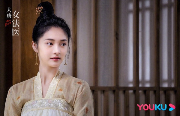 古裝劇10個「腦袋顏值兼具」女主！《大唐女法醫》冉顏、《錦衣之下》今夏都是探案天才