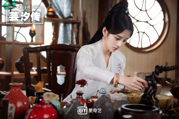 古裝劇10個「腦袋顏值兼具」女主！《大唐女法醫》冉顏、《錦衣之下》今夏都是探案天才