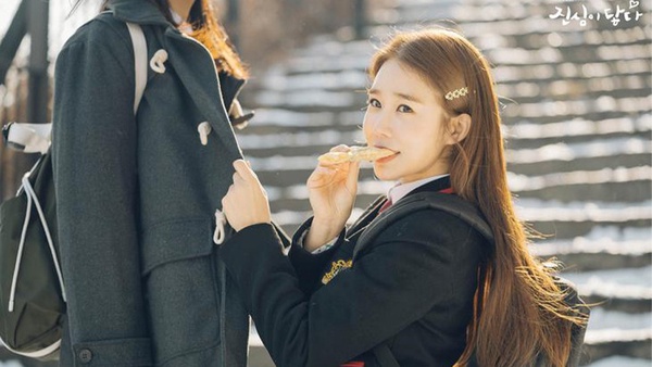 《天氣好的話,我會去找你》朴敏英剪妹頭穿制服!7凍齡女星演學生,劉寅娜滿滿少女感