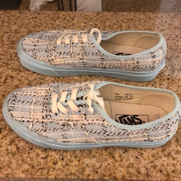 VANS x Barneys 粗毛呢「小香風」鞋款上市，高質感毛呢元素，優雅小姐姐必備！