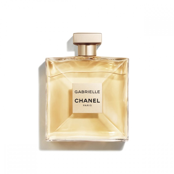 CHANEL 推出全新「嘉柏麗琉金香水」，夢幻白色清新花香、瓶身美到像藝術品！