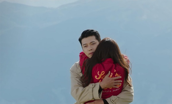 《愛的迫降》心動名場面Top10!正赫&世理醫院之吻、雪中擁抱,每幕都浪漫到出不了坑!