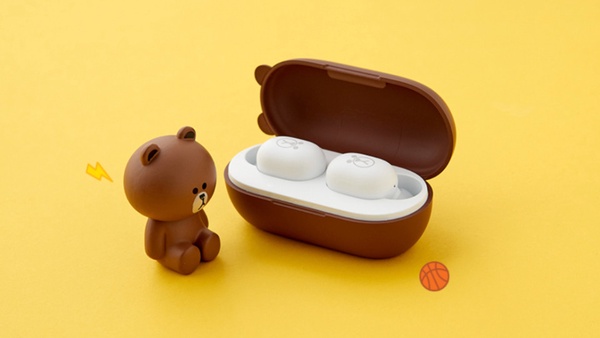 LINE FRIENDS「藍芽耳機」超萌上市！熊大、莎莉兩款造型，一副竟不到台幣一千元！