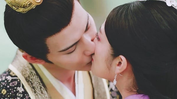《下一站是幸福》賀燦陽&敏敏太可愛！9對甜過主角的配角CP，《小美好》瀑布糖超好嗑
