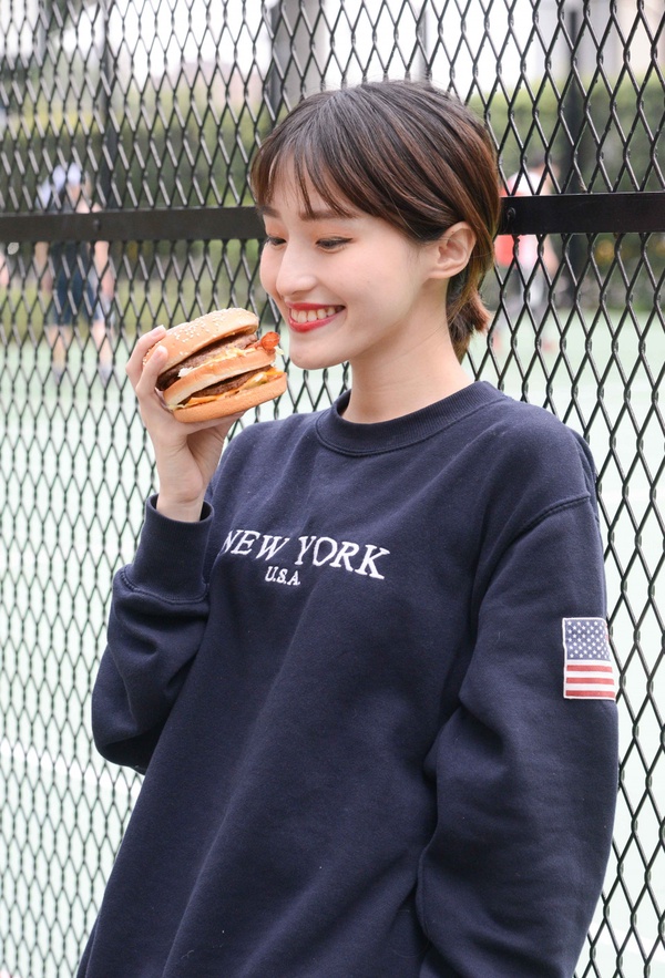 肉量加倍的無敵大麥克回歸啦！麥當勞培根大麥克、無敵大麥克回歸，還送你免費吃早餐！