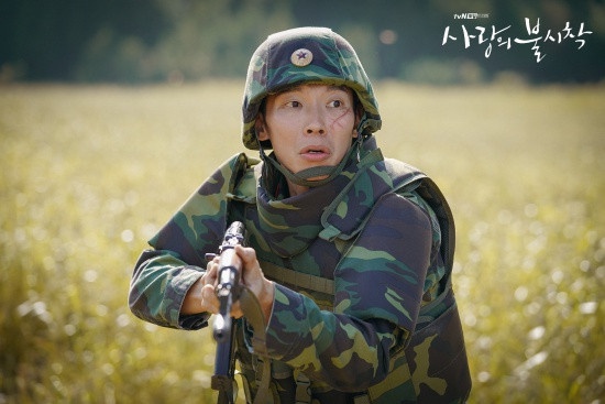 《愛的迫降》新人演員「表治秀」超圈粉！38歲楊慶元超強演技派，第二部電視劇就爆紅！
