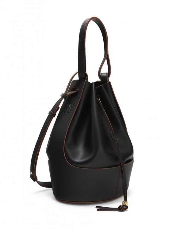 大容量仙女包！LOEWE「氣球水桶包BALLOON BAG」熱氣球皮革外型，率性與仙氣兼具！