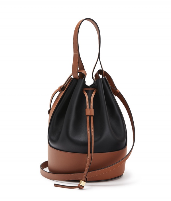 大容量仙女包！LOEWE「氣球水桶包BALLOON BAG」熱氣球皮革外型，率性與仙氣兼具！