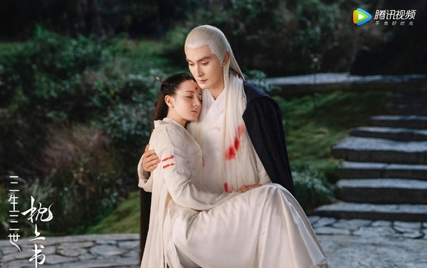 9個《三生三世枕上書》小說「吻戲名場面」神還原！雪樁吻、滾床單吻，鳳九帝君太犯規