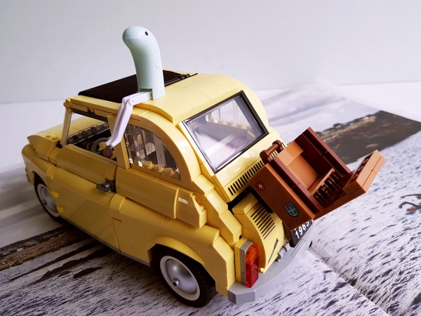 樂高把Fiat 500縮小了！6個超萌細節，鵝黃色樂高版Fiat 500完美重現60年代的復古感