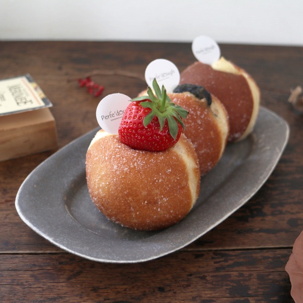 台南甜甜圈專賣店「Perfe' Dough」！一開門就完售的爆漿甜甜圈，絕對是台南必吃美食