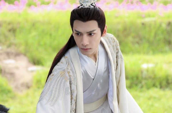 微博票選「誰是你心中的古裝白月光」TOP 10！鄧倫第六、李現第四，肖戰竟然不是第一