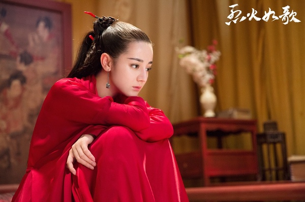 微博票選「誰是你心中古裝白月光」女榜TOP 10！楊冪第五、趙麗穎第三，一、二名太難選