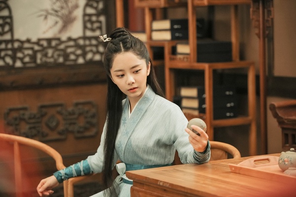 微博票選「誰是你心中古裝白月光」女榜TOP 10！楊冪第五、趙麗穎第三，一、二名太難選
