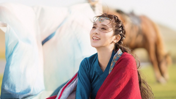 微博票選「誰是你心中古裝白月光」女榜TOP 10！楊冪第五、趙麗穎第三，一、二名太難選