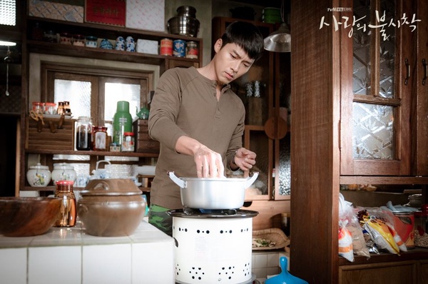 《愛的迫降》太紅北韓怒了！停電、貧窮算抹黑？網友：「找玄彬演軍官，北韓是賺到！」