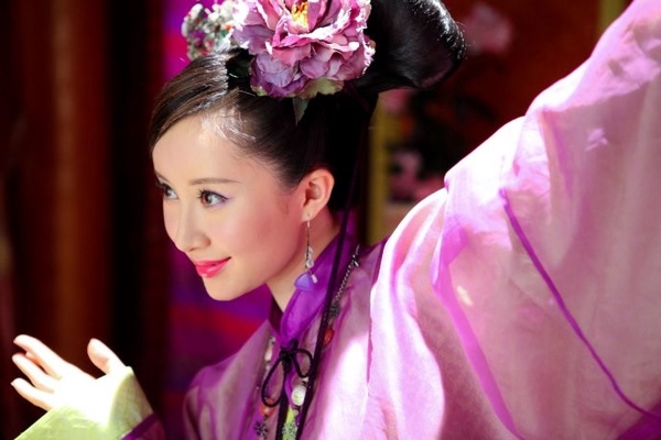 《無心法師3》陳瑤演女主又演男二！9個「一人分飾兩角」女星，趙麗穎、楊冪反差超大