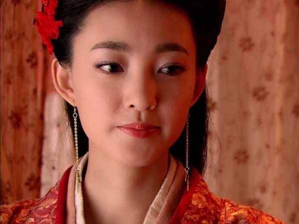 《無心法師3》陳瑤演女主又演男二！9個「一人分飾兩角」女星，趙麗穎、楊冪反差超大